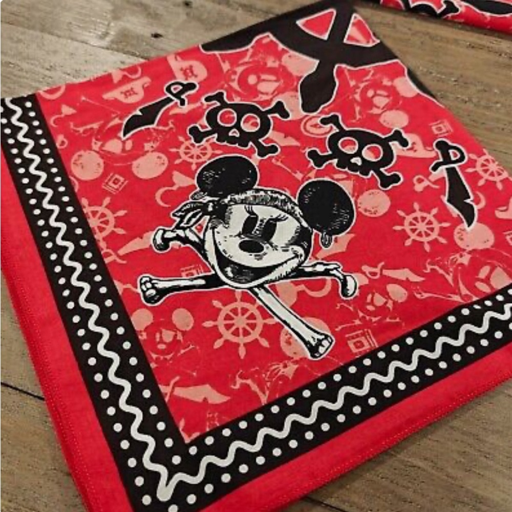 Disney pirate night bandana - Picture 2 of 4